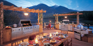 Grillre fel! – Inspirációk a legszebb kerti konyhák gyűjteményéből!