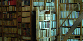 Titkos szobák, rejtett ajtók – mintha egy James Bond filmben lennél!