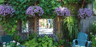 Modern kertdíszítés – Tükrök a növények közt