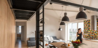 Loft lakás a tetőtérben – 95 négyzetméter 3 szoba és egy 4 tagú család Loft lakás a tetőtérben nappali konyha