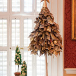 Újságpapír karácsonyi dekoráció és fa