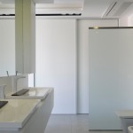 penthouse lakás mosdó és zuhanyzó