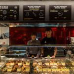 modern-étterem—McDonald’s-pult