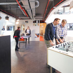 modern iroda játszótér az irodában csocsó és ping-pong