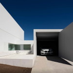 minimalista-fehér-villa-terasz-5