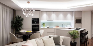 Kis legénylakás letisztult dizájnnal és egy csipetnyi luxussal kis legénylakás - nappali konyha és étkező